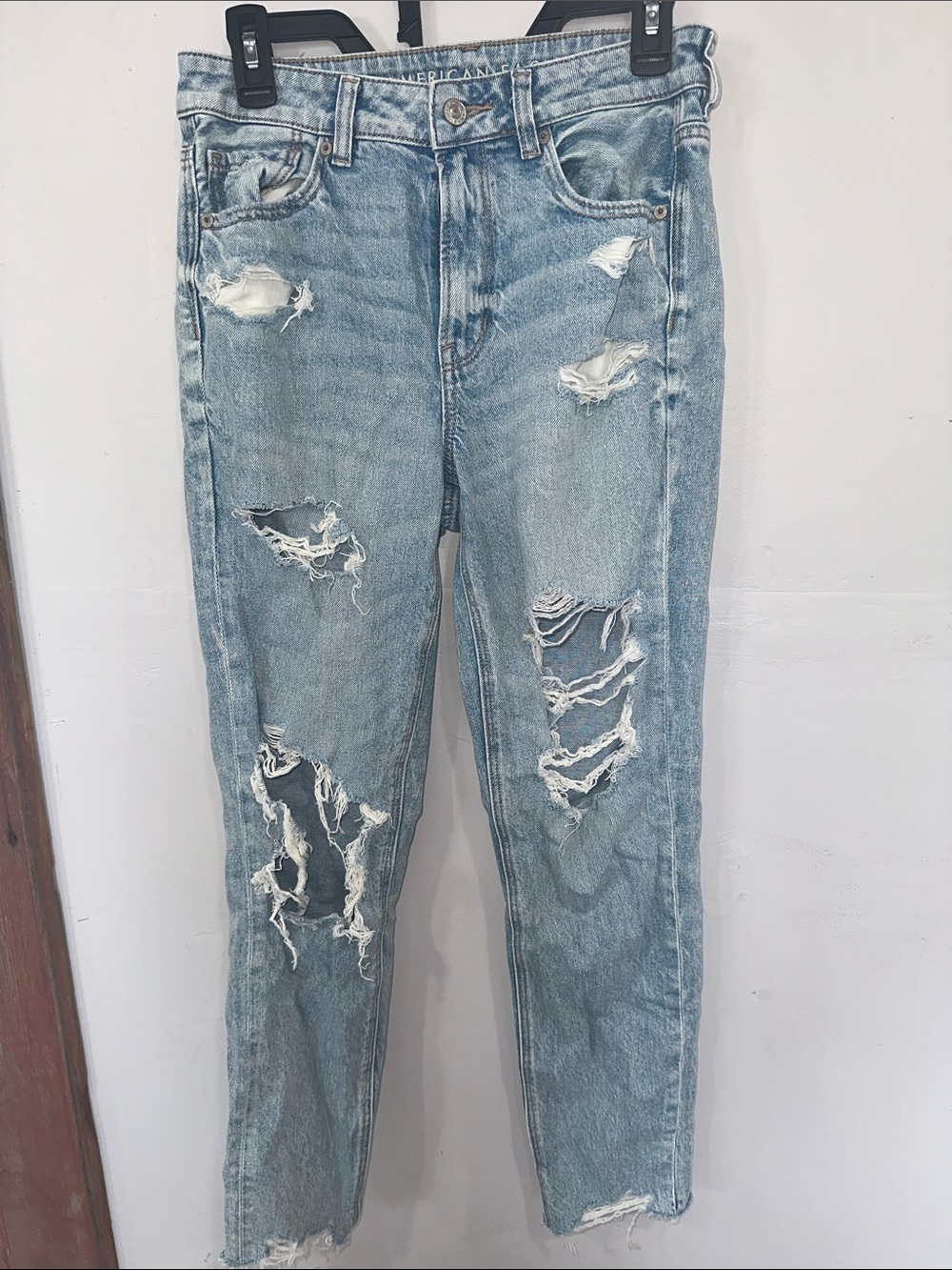 American Eagle Outfitters Light Blue Distressed Boyfriend Jeans
